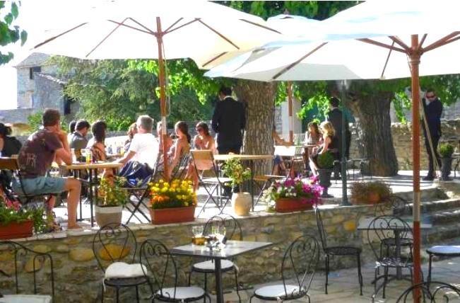 Auberge Le Bistrot De Lussan Lussan  Exteriör bild